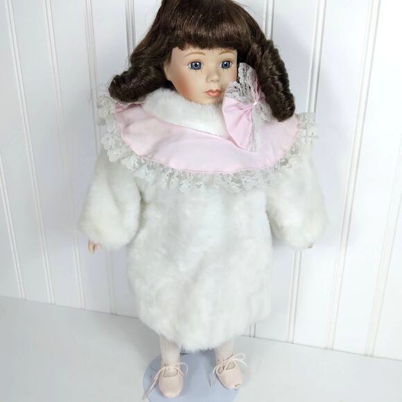 Ceramic Collection doll 16" tall Dark Brown Hair Winter Coat - Picture 1 of 7